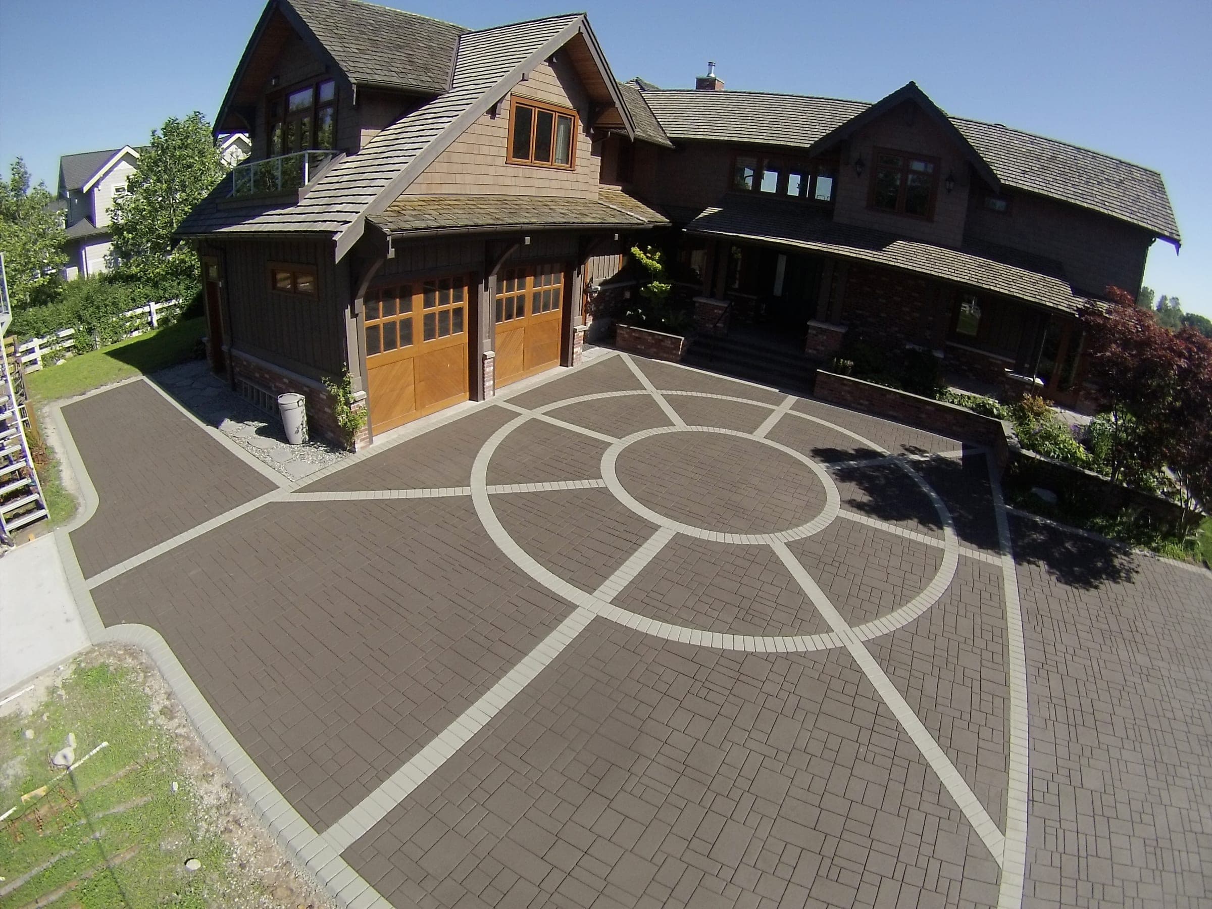 StreetPrint driveway with a circle medallion, installed by Square One